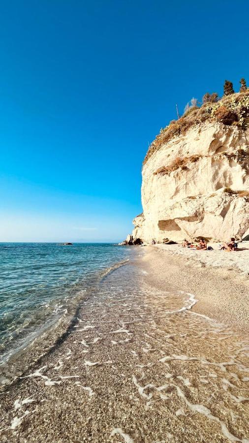 La Perla Del Tirreno Frühstückspension 4*