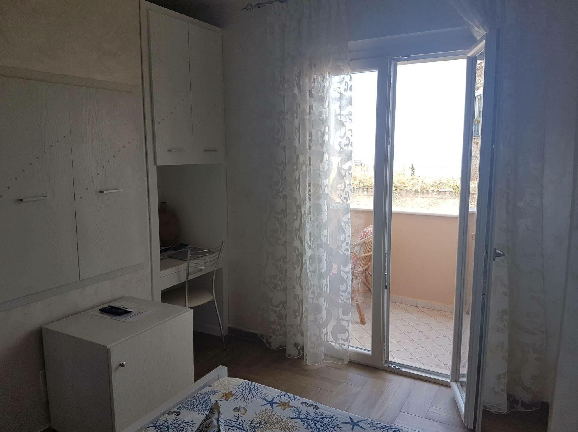 La Perla Del Tirreno Bed & Breakfast