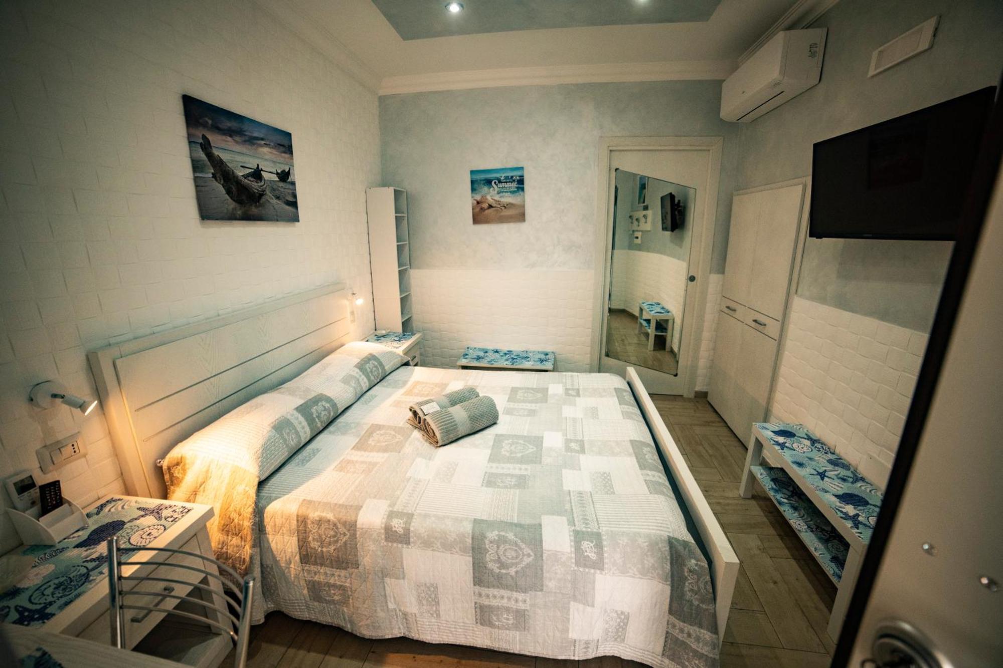 La Perla Del Tirreno Bed & Breakfast 4*